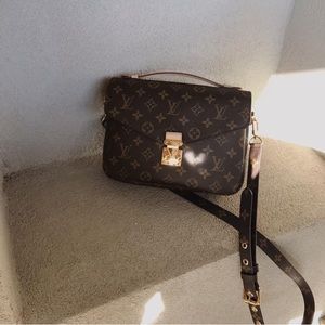 Louis Vuitton Pochette Métis